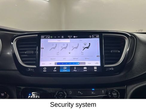 Used 2025 Chrysler Pacifica Select FWD image 40