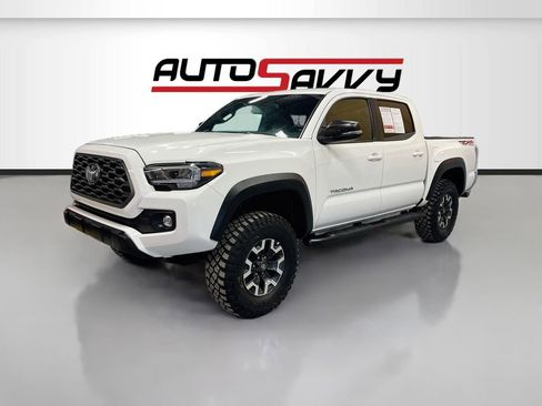 Used 2023 Toyota Tacoma TRD Off-Road image 3