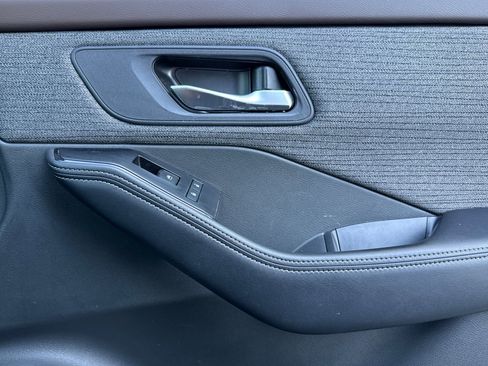 Certified 2023 Nissan Rogue SV image 20