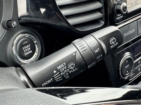 Used 2016 Mitsubishi Outlander ES image 23