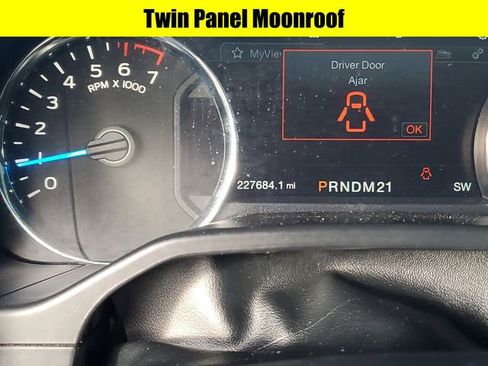 Used 2015 Ford F150 Lariat image 15