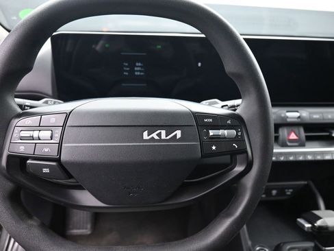 Used 2025 Kia K4 FWD image 17