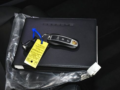 Used 2022 Porsche Cayenne Coupe image 62