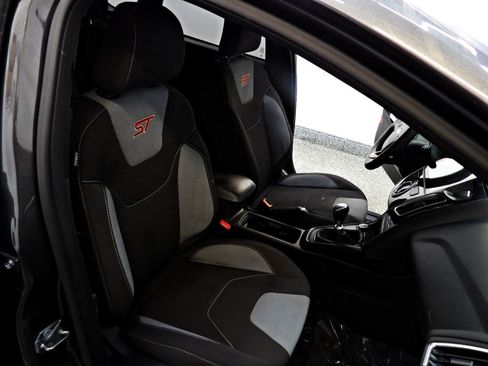 Used 2016 Ford Focus ST FWD image 13