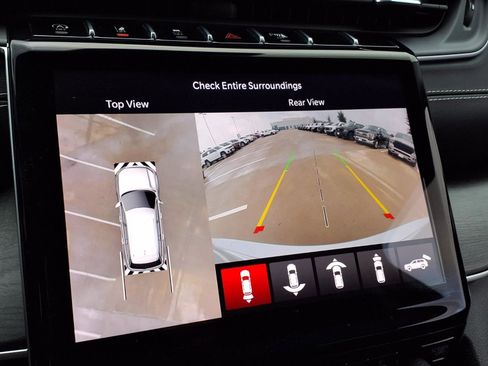 Used 2023 Jeep Grand Cherokee Limited w/ Luxury Tech Group II image 12