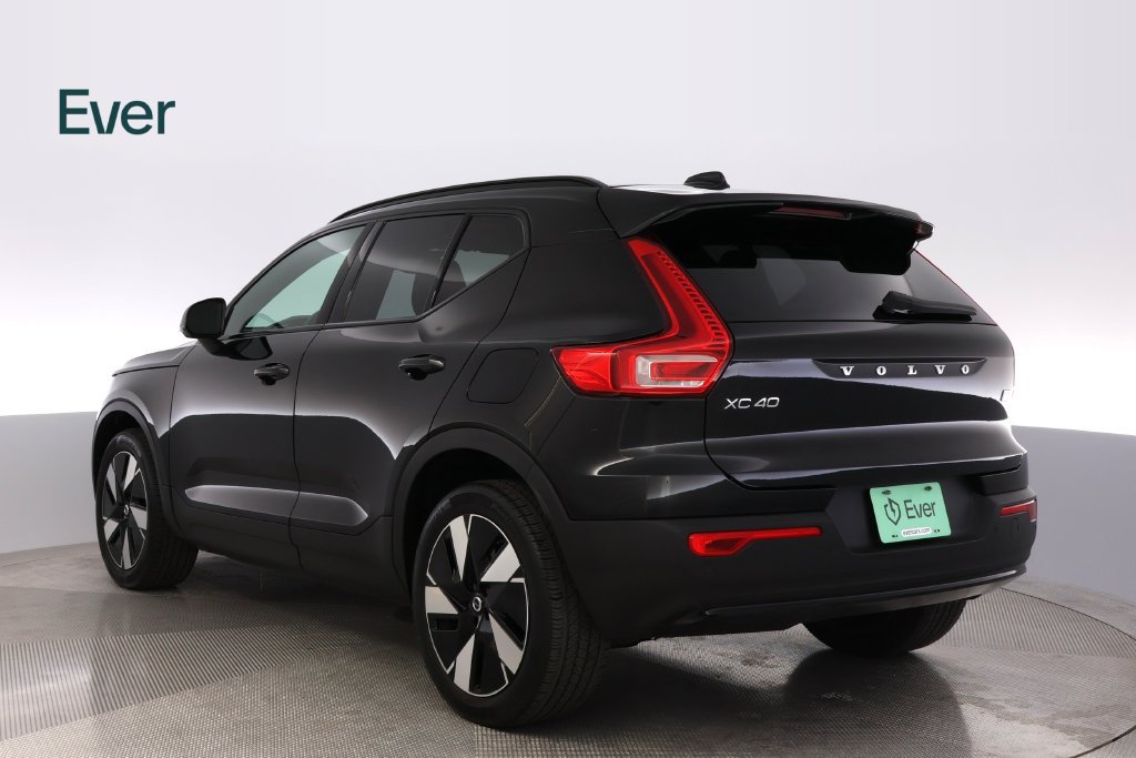 Used 2024 Volvo XC40 Recharge Core w/ Protection Package Premier AWD/4WD image 17