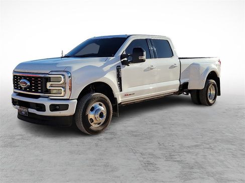 Used 2025 Ford F350 Platinum image 5