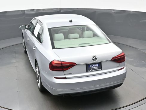 Used 2017 Volkswagen Passat 1.8T R-Line FWD image 34