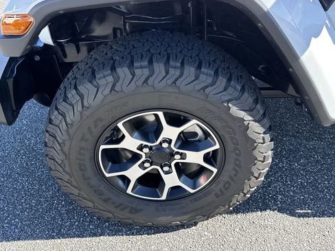 Used 2022 Jeep Wrangler Unlimited Rubicon image 11