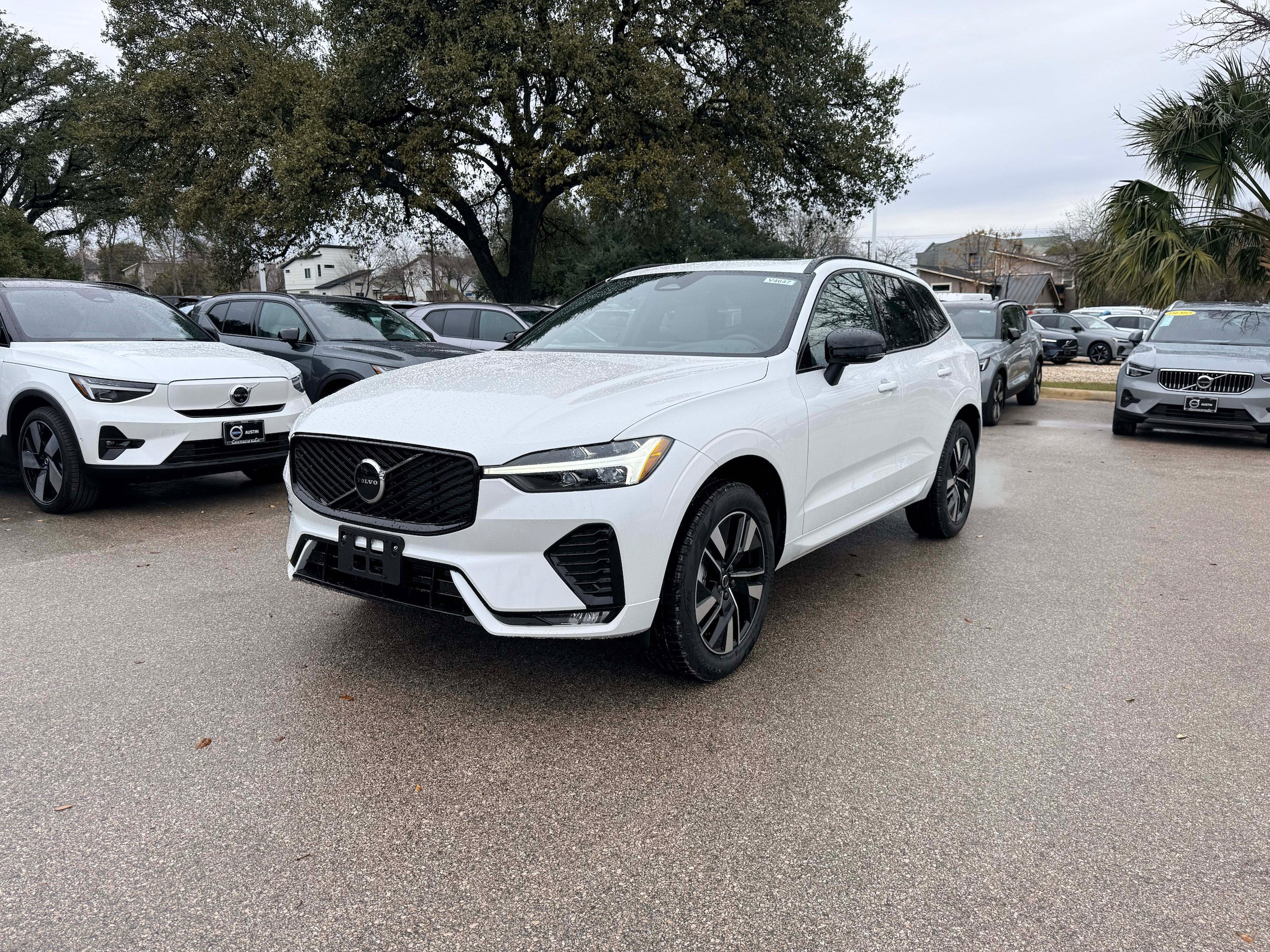 New 2026 Volvo XC60 B5 Core AWD/4WD image 2