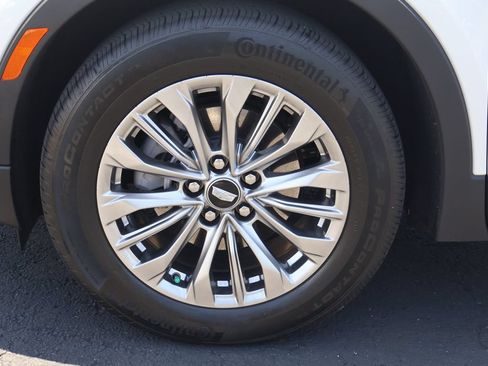 Certified 2024 Cadillac XT4 Premium Luxury FWD image 10