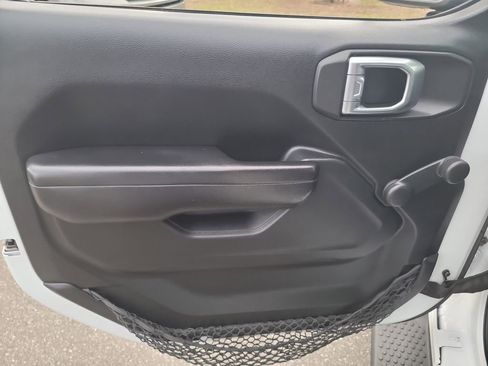 Certified 2020 Jeep Wrangler Sport image 9