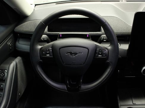 Used 2024 Ford Mustang Mach-E Premium image 18