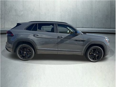 New 2026 Volkswagen Atlas Cross Sport SEL R-Line image 3