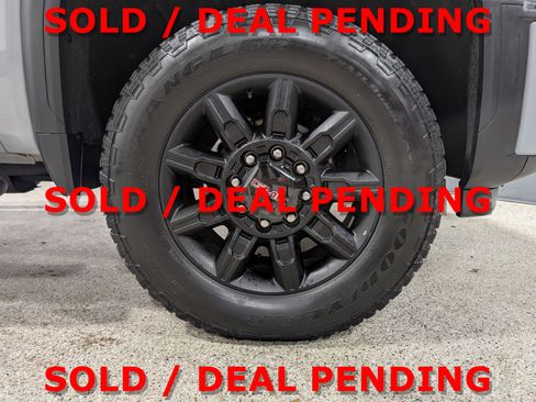 Used 2025 GMC Sierra 3500 AT4 image 15