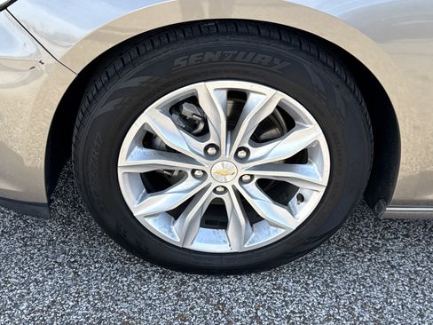 Used 2023 Chevrolet Malibu LT image 9