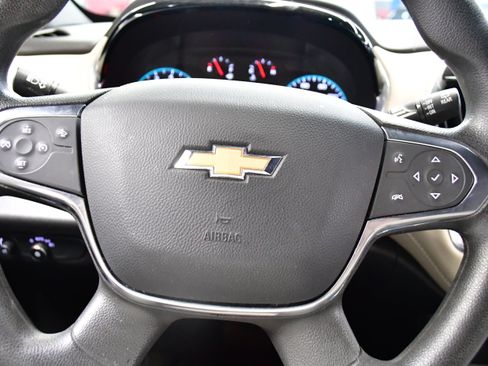 Used 2023 Chevrolet Traverse LS FWD image 20