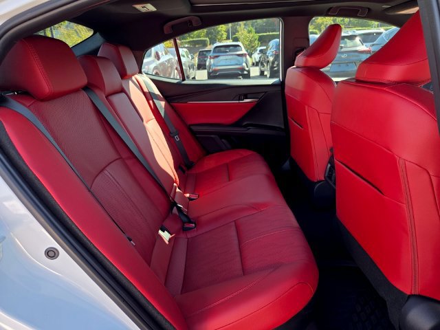 Used 2025 Toyota Camry XSE FWD image 18