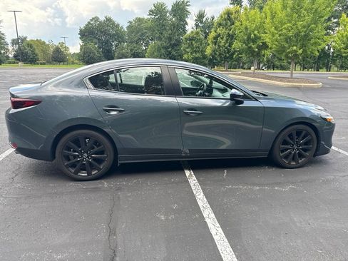Used 2023 MAZDA MAZDA3 s FWD image 3