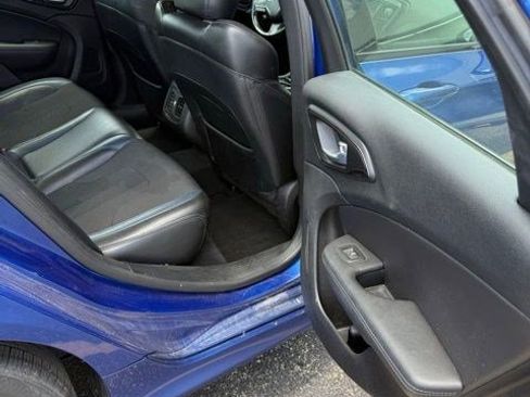 Used 2015 Chrysler 200 S w/ Comfort Group FWD image 12