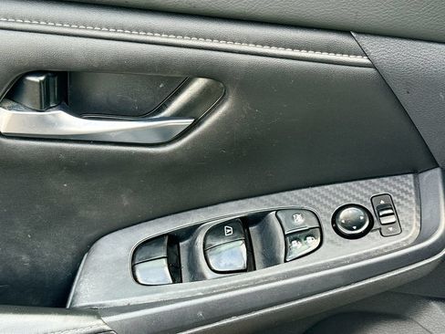 Used 2021 Nissan Sentra SV FWD image 19