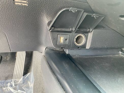 Used 2019 Toyota Camry SE FWD image 17