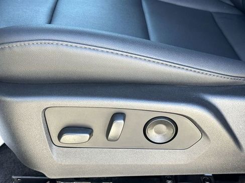 Used 2025 Chevrolet Colorado Trail Boss AWD/4WD image 13