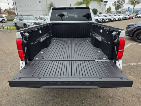 Used 2025 Toyota Tacoma SR5 AWD/4WD image 10