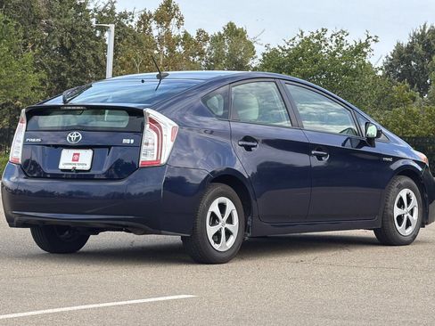 Used 2014 Toyota Prius Three w/ Solar Roof Package FWD image 4