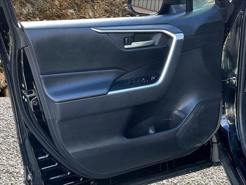 Used 2019 Toyota RAV4 XLE image 21