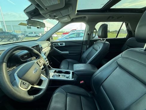 Used 2021 Ford Explorer XLT w/ Equipment Group 202A AWD/4WD image 23