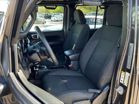 Used 2019 Jeep Wrangler Unlimited Sport image 7