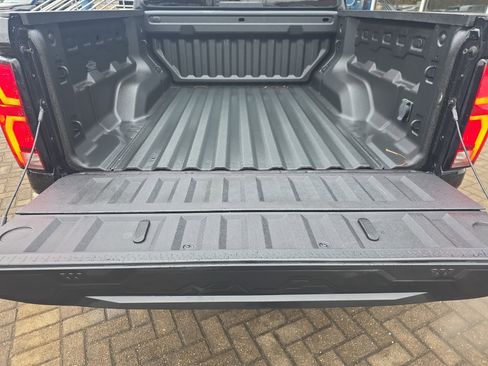 Used 2023 Chevrolet Colorado Z71 w/ Z71 Convenience Package 2 image 36