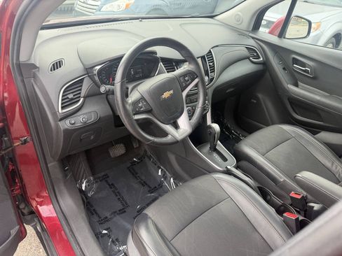 Used 2018 Chevrolet Trax LT w/ Sun & Sound Package AWD/4WD image 26