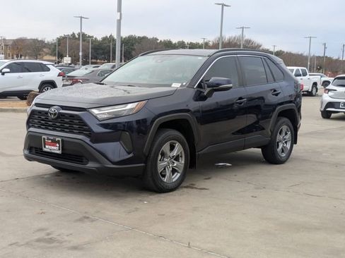 Used 2022 Toyota RAV4 XLE image 9