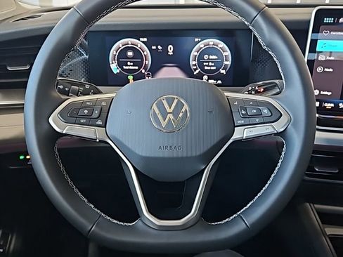 New 2026 Volkswagen Tiguan SE AWD/4WD image 35