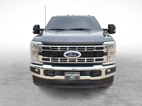 Used 2024 Ford F250 XLT image 3