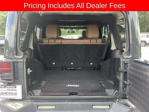 Used 2017 Jeep Wrangler Unlimited Sahara w/ Max Tow Package AWD/4WD image 15
