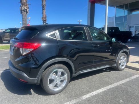 Used 2022 Honda HR-V LX image 4