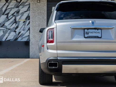 Used 2020 Rolls-Royce Cullinan AWD/4WD image 14