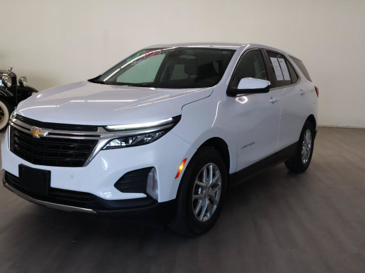 Used 2024 Chevrolet Equinox LT FWD image 44