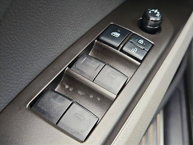 Used 2022 Toyota Camry LE FWD image 11