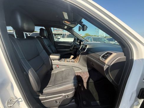 Used 2017 Jeep Grand Cherokee Limited AWD/4WD image 23