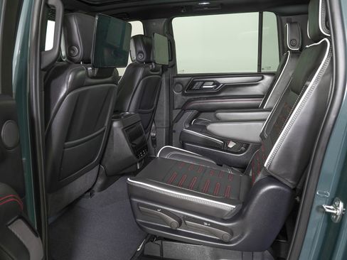 Used 2025 GMC Yukon XL AT4 Ultimate image 16