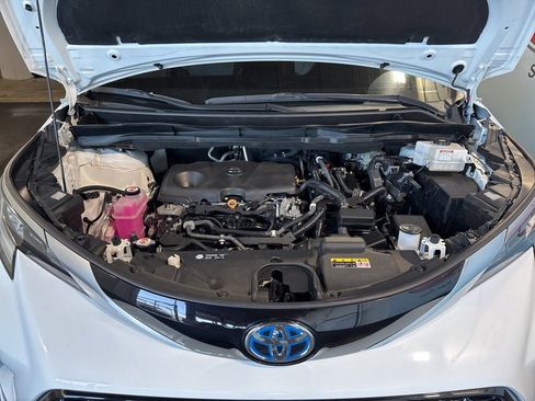 Used 2021 Toyota Sienna XSE image 47