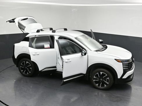 New 2026 Nissan Kicks SV w/ Cold Weather Package AWD/4WD image 21