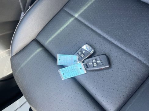 Used 2023 Volkswagen Atlas SEL image 23