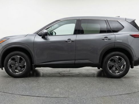 Used 2025 Nissan Rogue SV image 5