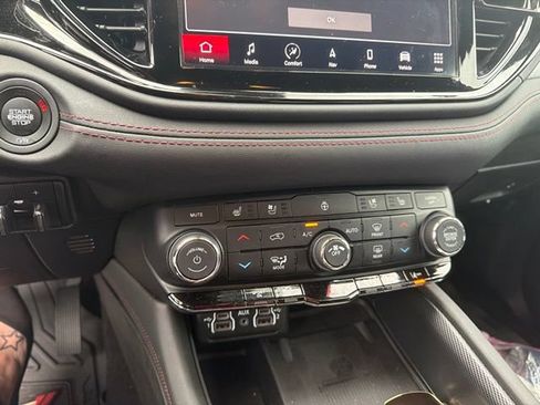 Used 2022 Dodge Durango R/T AWD/4WD image 18