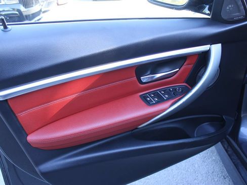Used 2018 BMW 340i Sedan RWD image 9